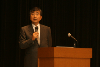 関西大学初等部 田中明文校長先生の写真