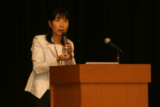 関西大学初等部 三宅貴久子先生の写真